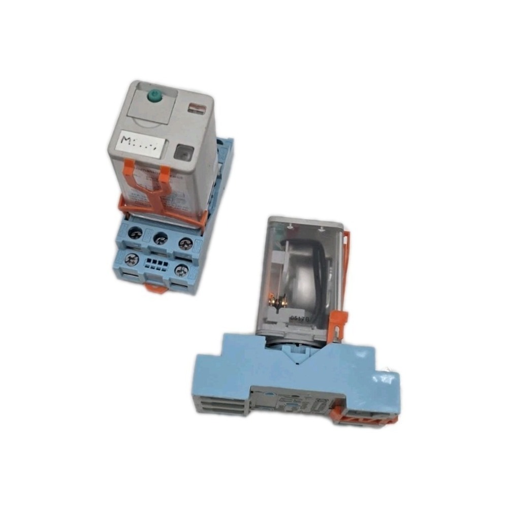 2pc 750R-3C-240AAutomationDirect octal control relay, w. socket mount